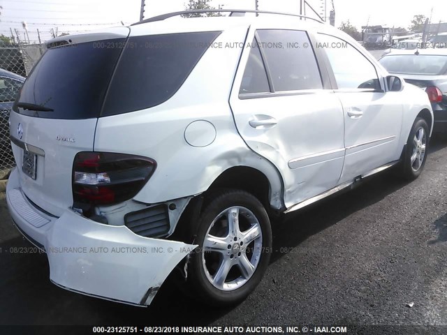 4JGBB22E78A419732 - 2008 MERCEDES-BENZ ML 320 CDI WHITE photo 4