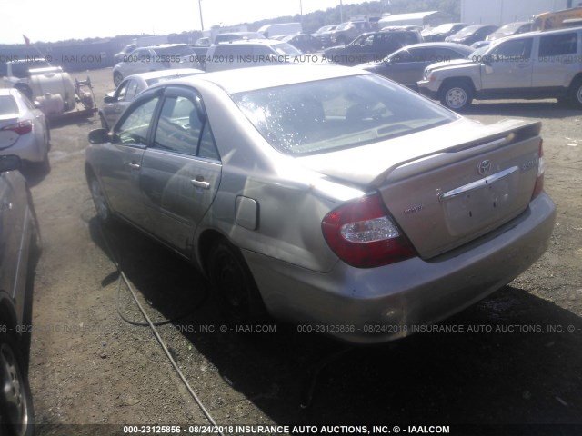 4T1BE32K42U086964 - 2002 TOYOTA CAMRY LE/XLE/SE Сұр фото 3
