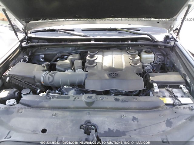 JTEBU5JR8H5415052 - 2017 TOYOTA 4RUNNER SR5 PREM/LTDL/TRAIL/TRD SILVER photo 10