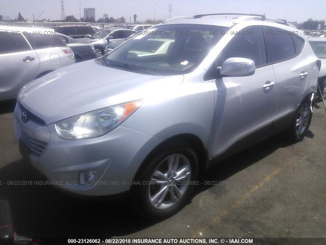 KM8JU3AC1DU653708 - 2013 HYUNDAI TUCSON GLS/LIMITED SILVER photo 2