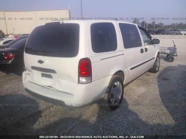 1GNDV23WX8D137702 - 2008 CHEVROLET UPLANDER LS 白色 照片 4
