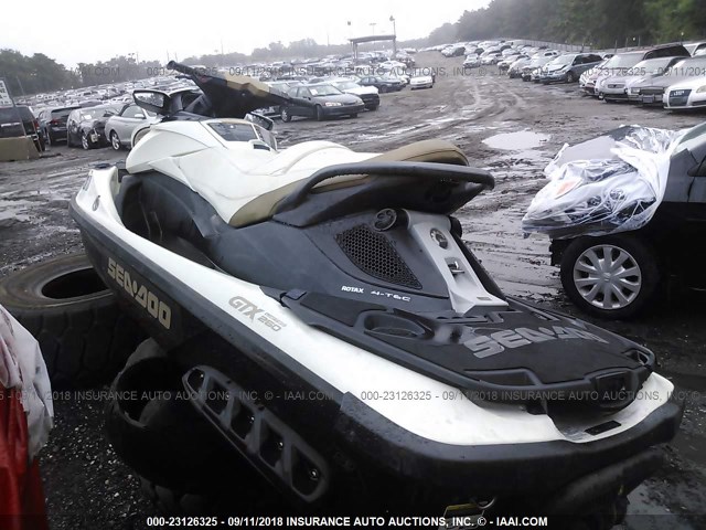 00000CAYDV10469E2 - 2012 SEADOO SEADOO GTX  WHITE photo 3