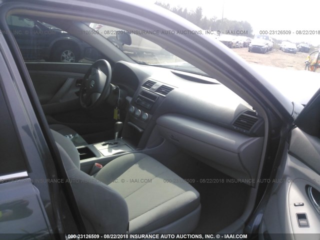 4T1BE46K07U647863 - 2007 TOYOTA CAMRY NEW GENERAT CE/LE/XLE/SE GRAY photo 5