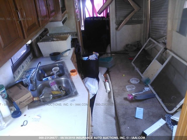 4X4FCAL27WG071865 - 1998 FOREST RIVER CARDINAL M-38RLT  WHITE photo 7