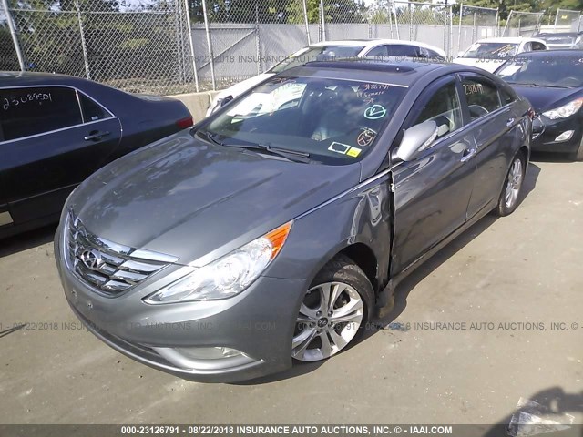 5NPEC4AC7BH238026 - 2011 HYUNDAI SONATA SE/LIMITED GRAY photo 2