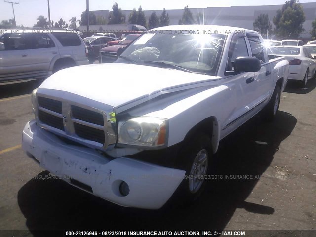 1D7HE48N56S532231 - 2006 DODGE DAKOTA QUAD SLT WHITE photo 2