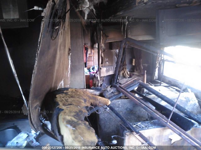 4X4TWDG216A237801 - 2006 FOREST RIVER OTHER  白色 照片 5