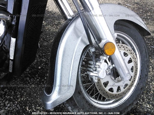 JS1VS55A052112141 - 2005 SUZUKI C50 GRAY photo 5