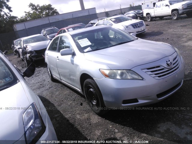 4T1BE46K89U364811 - 2009 TOYOTA CAMRY SE/LE/XLE SILVER photo 1