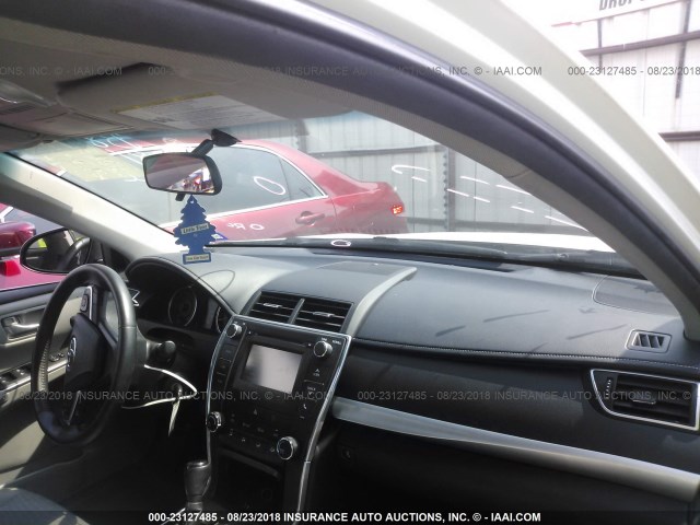 4T1BF1FK7FU058027 - 2015 TOYOTA CAMRY LE/XLE/SE/XSE 白色 照片 5
