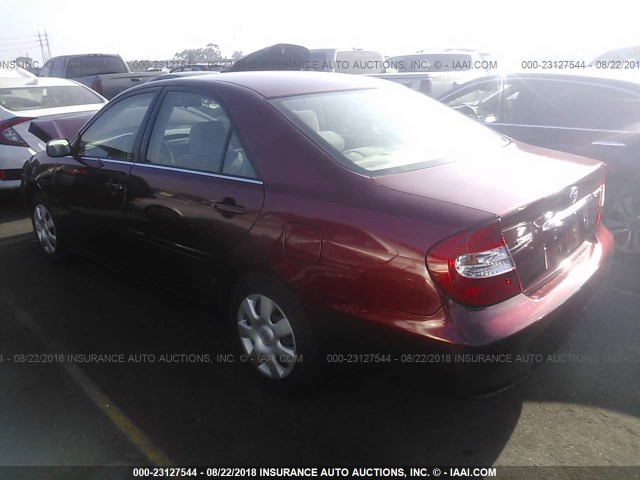 JTDBE32K520050499 - 2002 TOYOTA CAMRY LE/XLE/SE Qırmızı foto 3