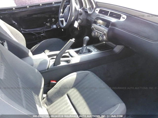 2G1FE1E3XD9149296 - 2013 CHEVROLET CAMARO LS GRAY photo 5