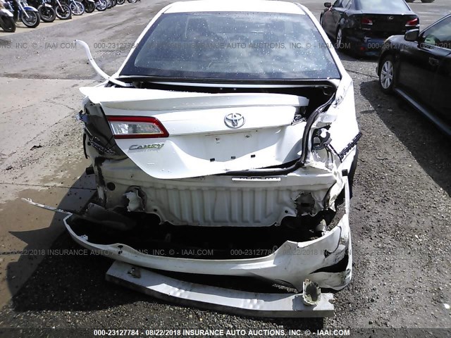 4T1BF1FK8DU246388 - 2013 TOYOTA CAMRY L/SE/LE/XLE 白色 照片 6
