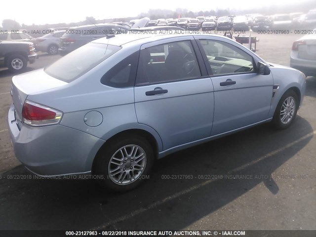 1FAHP35N88W194568 - 2008 FORD FOCUS SE/SEL/SES BLUE photo 4