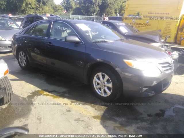 4T1BF3EK7AU103778 - 2010 TOYOTA CAMRY SE/LE/XLE ნაცრისფერი ფოტო 1