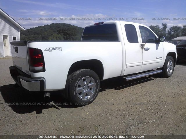 1GTR2VE3XBZ436046 - 2011 GMC SIERRA K1500 SLE WHITE photo 4