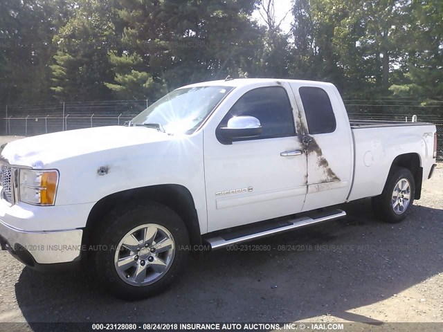 1GTR2VE3XBZ436046 - 2011 GMC SIERRA K1500 SLE WHITE photo 6