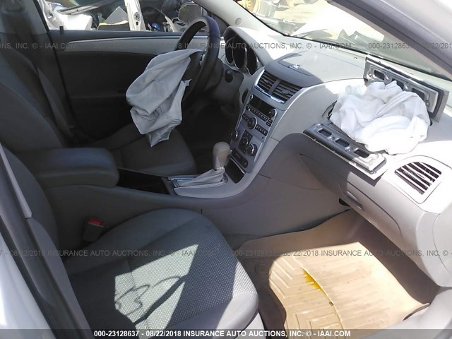 1G1ZA5EUXCF236386 - 2012 CHEVROLET MALIBU LS WHITE photo 5