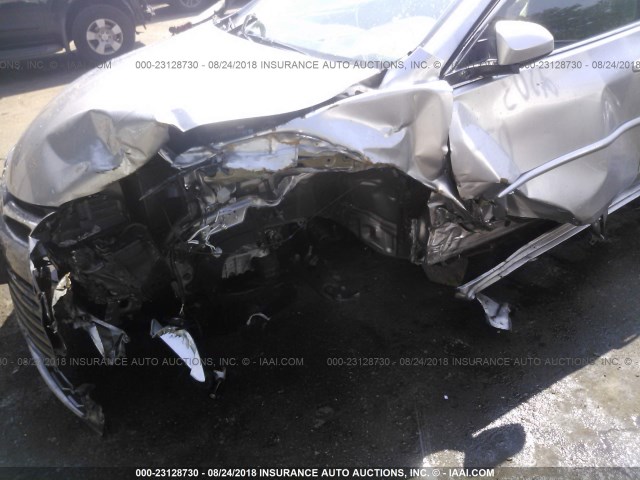 4T1BF1FK4HU400617 - 2017 TOYOTA CAMRY LE/XLE/SE/XSE SILVER photo 6