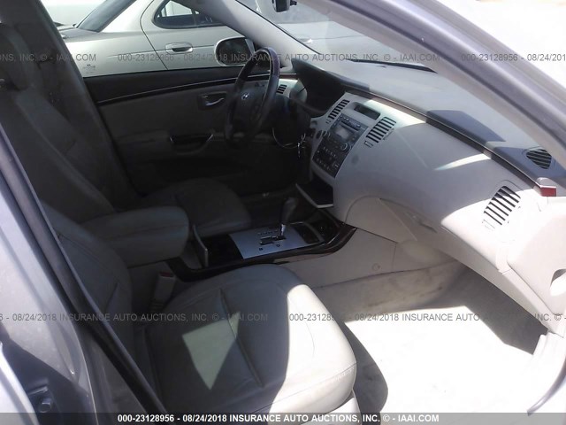 KMHFC46F77A182509 - 2007 HYUNDAI AZERA SE/LIMITED SILVER photo 5