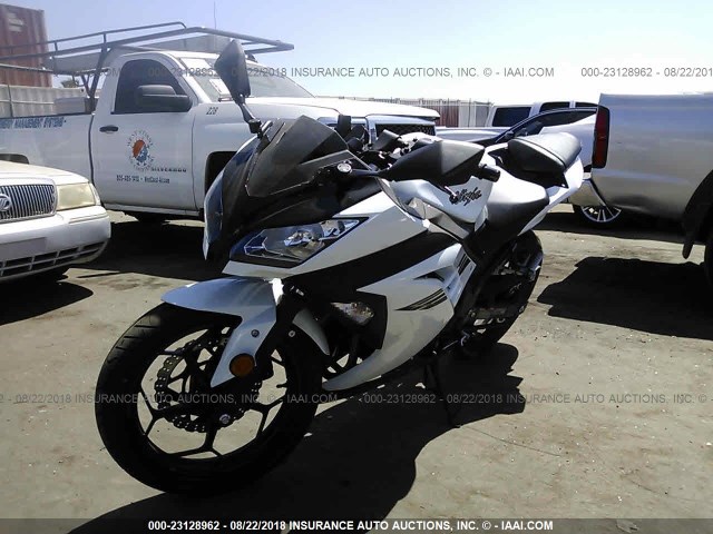 JKAEX8A14HDA31518 - 2017 KAWASAKI EX300 A WHITE photo 2