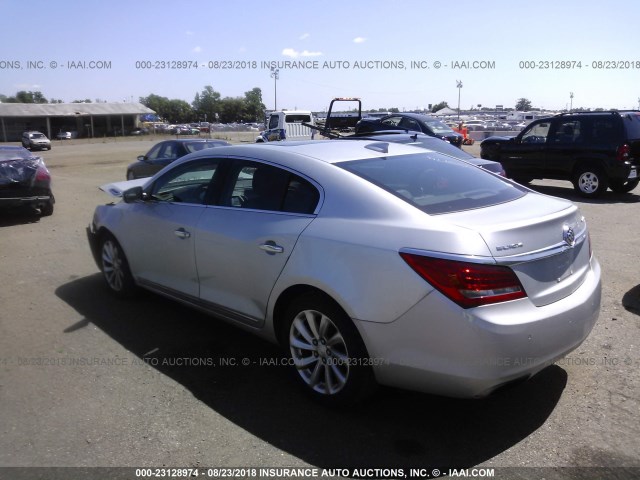 1G4GB5G32GF176086 - 2016 BUICK LACROSSE SILVER photo 3