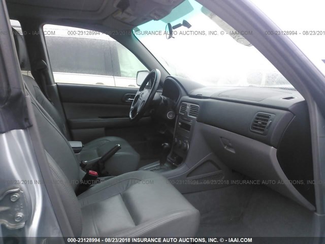JF1SG65604H740942 - 2004 SUBARU FORESTER 2.5XS Күміс фото 5