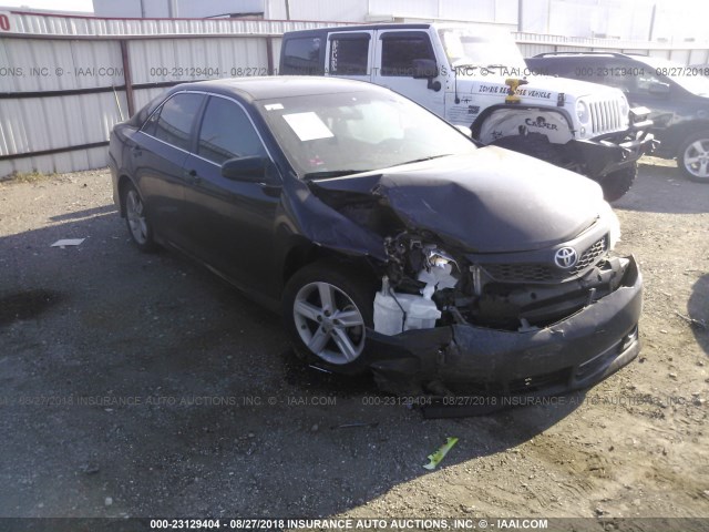4T1BF1FK7CU115368 - 2012 TOYOTA CAMRY SE/LE/XLE შავი ფოტო 1
