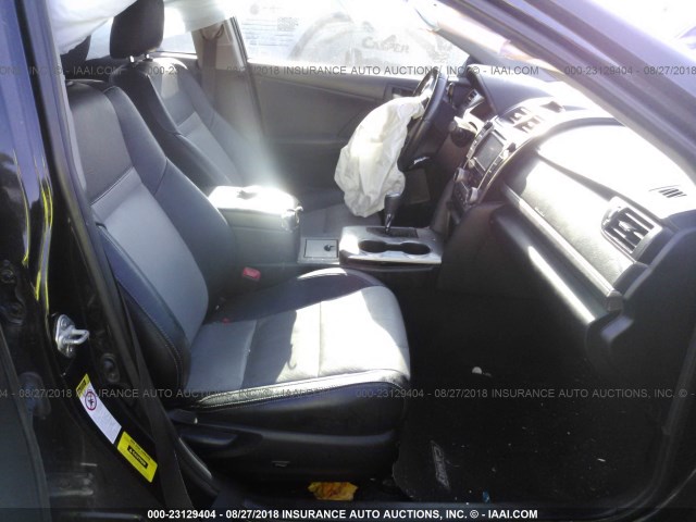 4T1BF1FK7CU115368 - 2012 TOYOTA CAMRY SE/LE/XLE შავი ფოტო 5