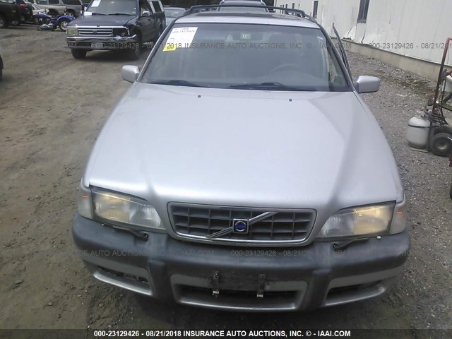 YV1LZ56D2Y2690838 - 2000 VOLVO V70 XC/SE SILVER photo 6