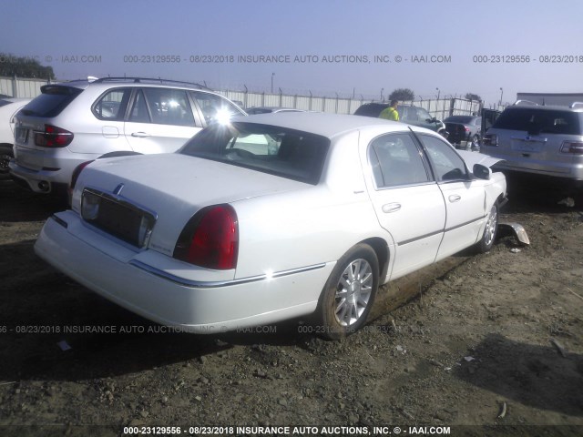 1LNHM81VX6Y644286 - 2006 LINCOLN TOWN CAR SIGNATURE WHITE photo 4