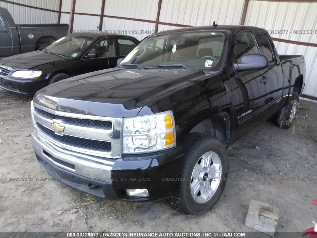 1GCRKSE30BZ242298 - 2011 CHEVROLET SILVERADO K1500 LT BLACK photo 2