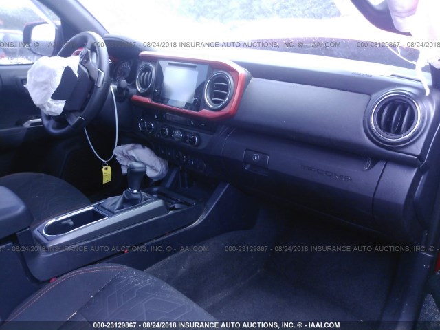 5TFCZ5AN4HX066788 - 2017 TOYOTA TACOMA DBL CAB/SR/TRDSPT/OR/PRO ნარინჯისფერი ფოტო 5