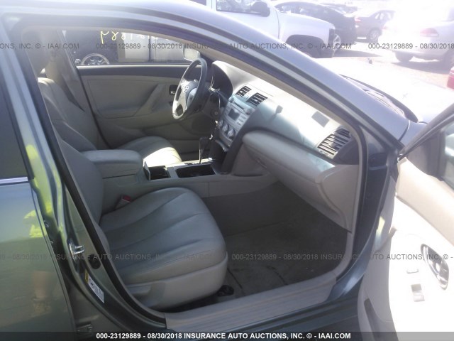 4T1BF3EK7AU540003 - 2010 TOYOTA CAMRY SE/LE/XLE Light Blue photo 5