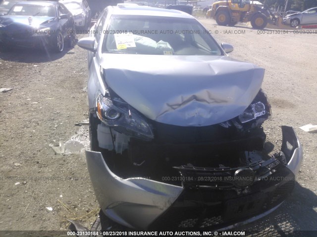 4T1BF1FK0FU063411 - 2015 TOYOTA CAMRY LE/XLE/SE/XSE 银色 照片 6