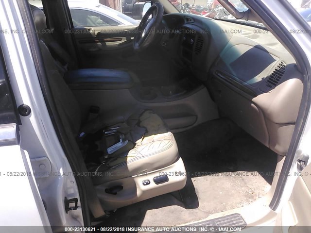 5LMEU27R71LJ26276 - 2001 LINCOLN NAVIGATOR WHITE photo 5