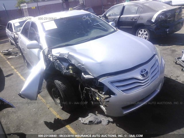 4T1BF3EK5AU035741 - 2010 TOYOTA CAMRY SE/LE/XLE SILVER photo 1