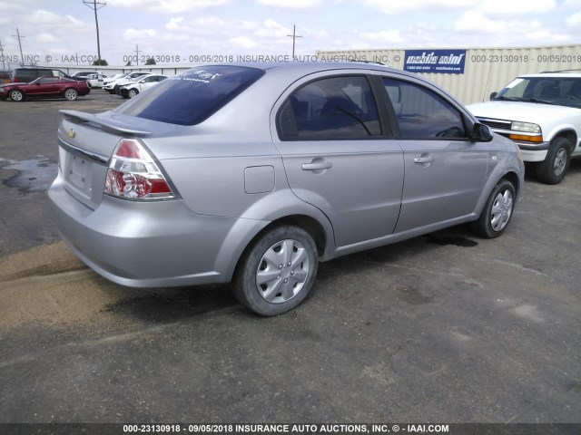 KL1TD56647B154968 - 2007 CHEVROLET AVEO LS SILVER photo 4