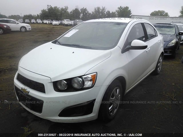 1G1JA5SH2E4126189 - 2014 CHEVROLET SONIC LS 白色 照片 2