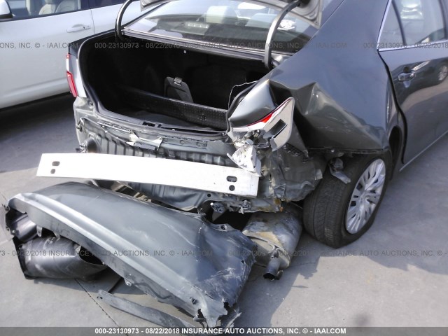4T1BD1FKXDU071566 - 2013 TOYOTA CAMRY HYBRID/LE/XLE 灰色 照片 6