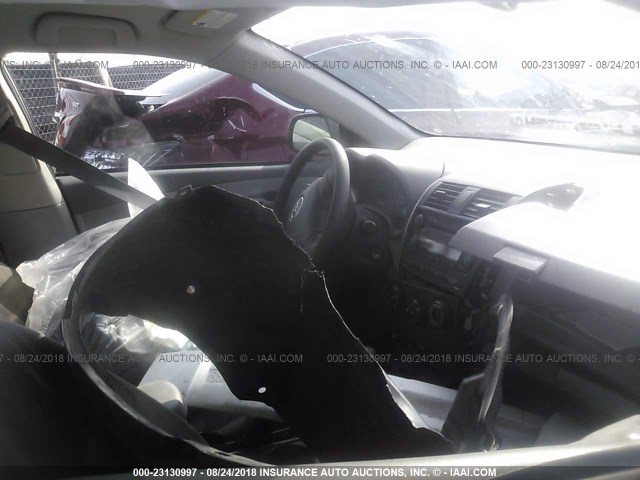 JTDBL40EX9J027992 - 2009 TOYOTA COROLLA LE/XLE GRAY photo 5