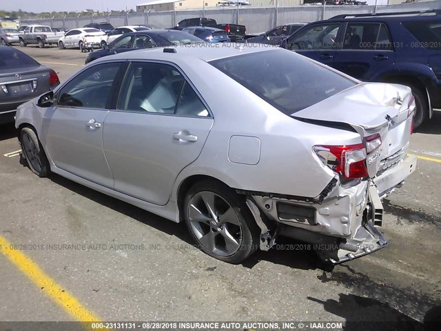 4T1BK1FK5CU015765 - 2012 TOYOTA CAMRY SE/XLE SILVER photo 3