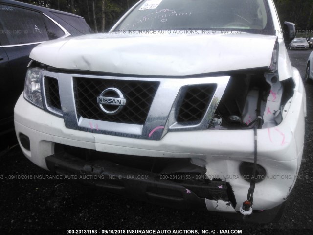 1N6AD0CW6HN720584 - 2017 NISSAN FRONTIER SV/PRO-4X WHITE photo 6