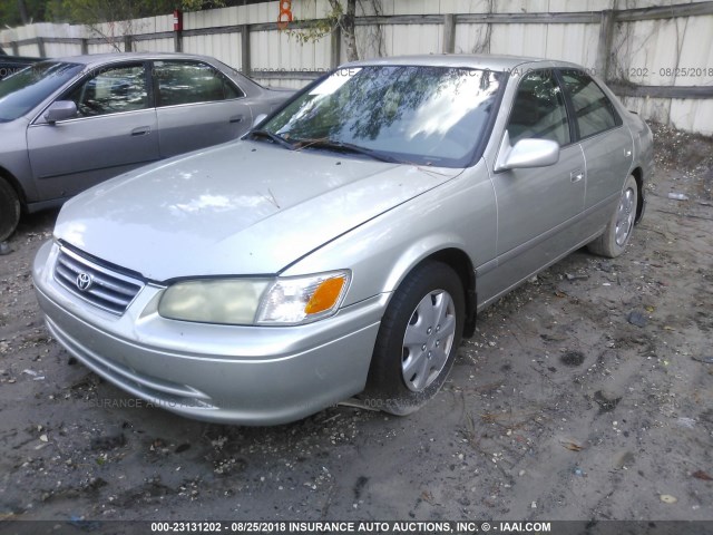 JT2BG22K610559805 - 2001 TOYOTA CAMRY CE/LE/XLE 银色 照片 2