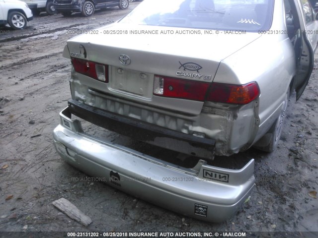 JT2BG22K610559805 - 2001 TOYOTA CAMRY CE/LE/XLE 银色 照片 6
