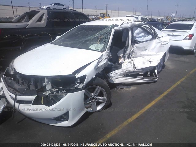 4T1BF1FKXEU755836 - 2014 TOYOTA CAMRY L/SE/LE/XLE Ağ foto 2