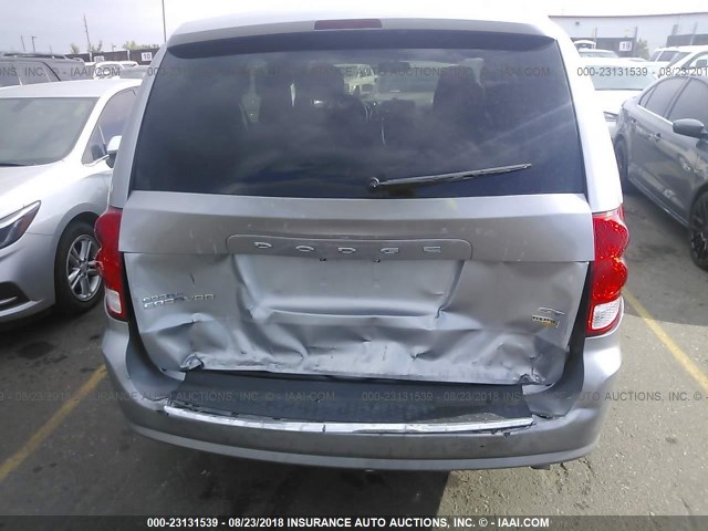 2C4RDGEG4JR205080 - 2018 DODGE GRAND CARAVAN GT SILVER photo 6