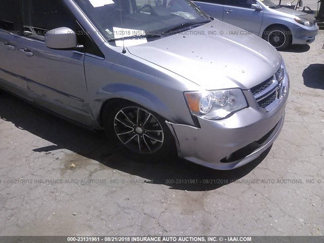 2C4RDGCG4HR783404 - 2017 DODGE GRAND CARAVAN SXT GRAY photo 6