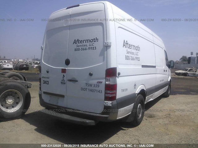 WD3PE8CC6A5460153 - 2010 MERCEDES-BENZ SPRINTER 2500 WHITE photo 4