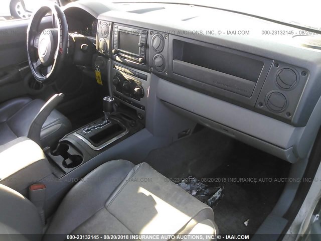 1J8HH48N56C133176 - 2006 JEEP COMMANDER WHITE photo 5